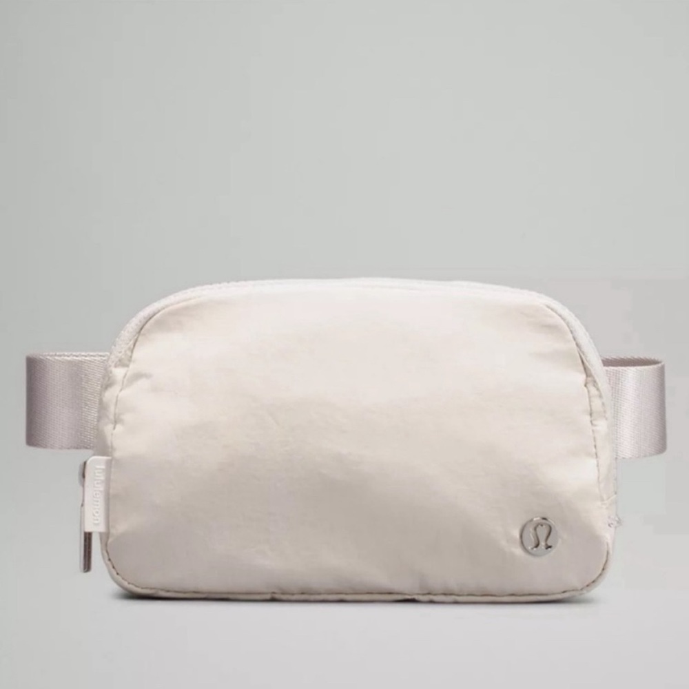 Lululemon Everywhere Belt Bag 1L in White Opal
